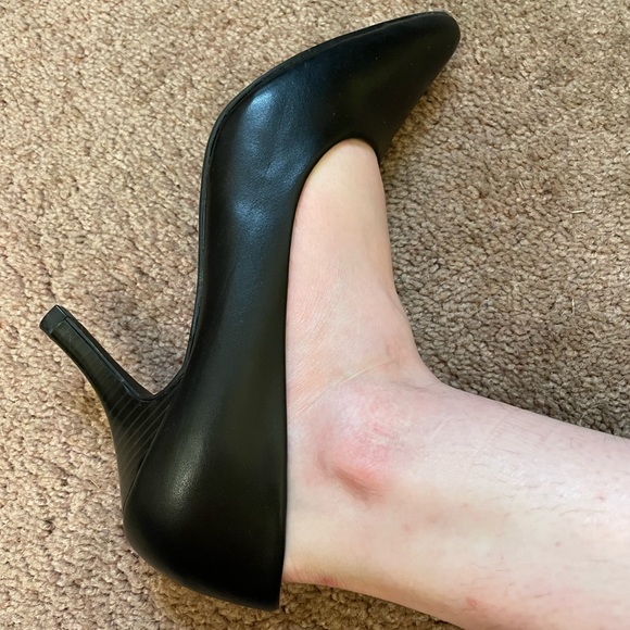 Target - Merona: Black Pointy Toe Kitten Heels - Picture 12 of 12